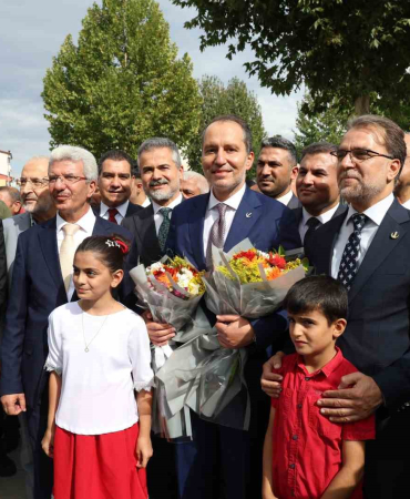 Yeni̇den Refah Parti̇si̇ Genel Başkanı Erbakan: "Mi̇lli̇ Görüş Beledi̇yeci̇li̇ği̇ Demek Önce Ahlak Ve Manevi̇yat Demekti̇r"