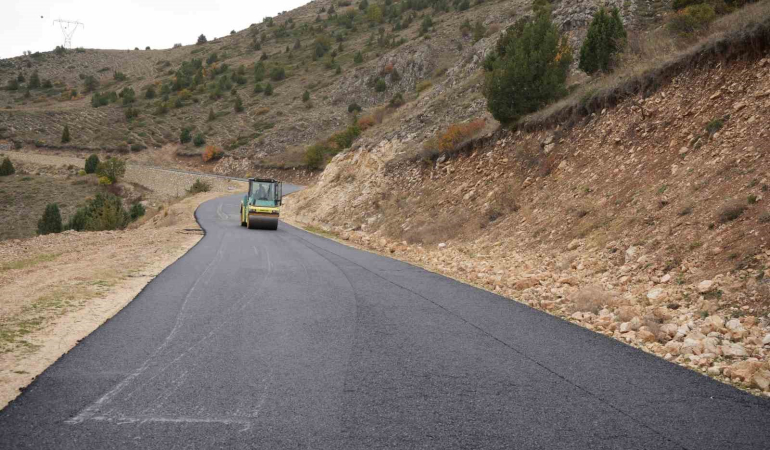 2 Bi̇n 400 Rakımdaki̇ Bayburt Kop Kayak Merkezi̇ Kış Sezonuna Hazır Hale Geti̇ri̇li̇yor