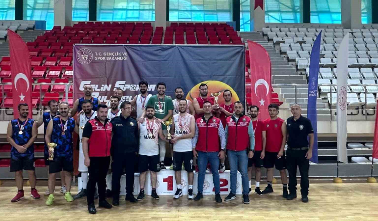 3X3 Basketbol Turnuvası Tamamlandı