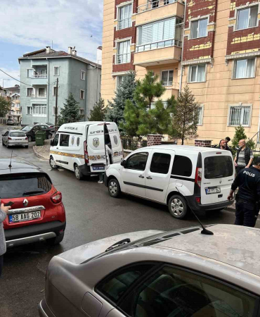 80 Yaşında Kedi̇ Yüzünden Dehşet Saçtı