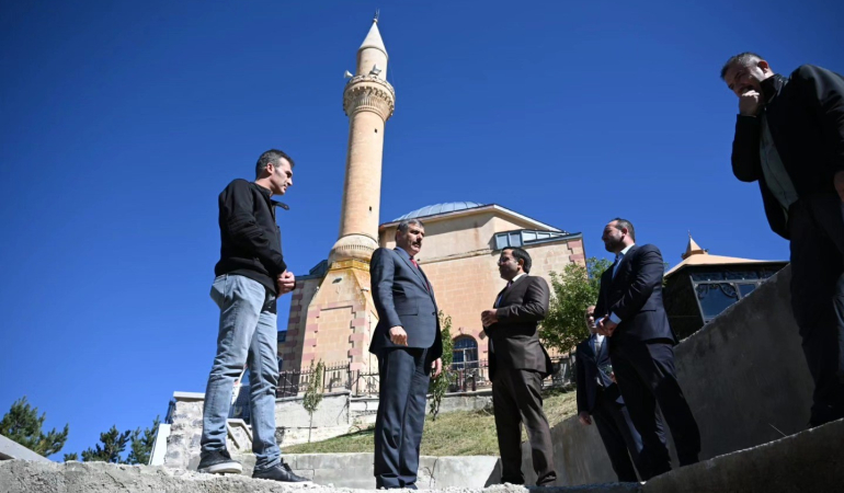 Abdurrahman Gazi̇de Çevre Düzenlemesi̇ Sürüyor