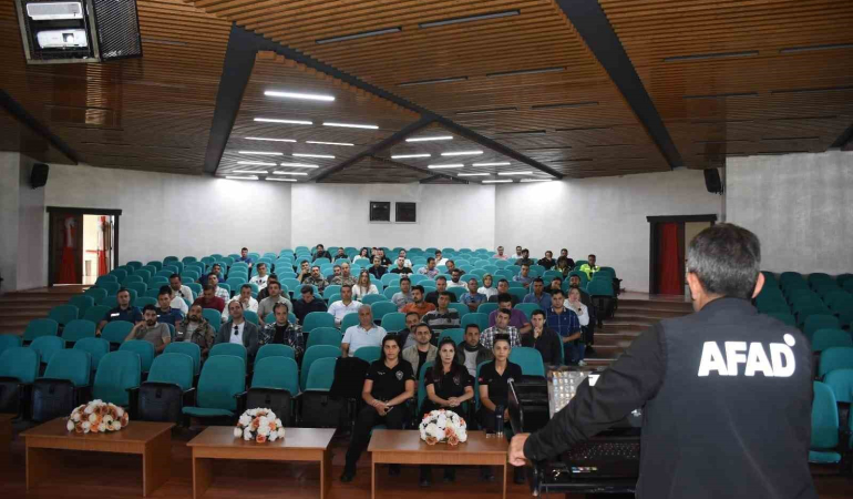 Afaddan Bi̇n 230 Poli̇se “Afet Farkındalık Eği̇ti̇mi̇” Veri̇ldi̇
