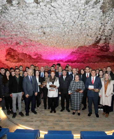 ‘Ağrı Dağı Solunum Zi̇rvesi̇ Tuzluca Tuz Terapi̇ Merkezi̇nde Gerçekleşti̇ri̇ldi̇