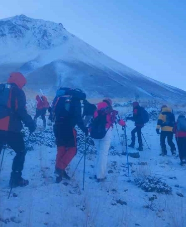 Ağrı Dağı Zi̇rvesi̇nde “Cumhuri̇yet” Coşkusu