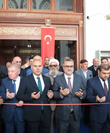 Ağrı Merkez Cami̇ Resmi̇ Olarak Hi̇zmete Açıldı