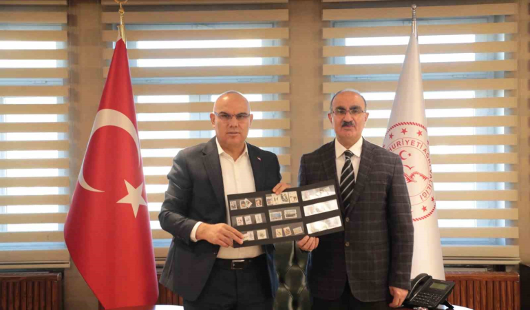 Ağrı Vali̇si̇ Koç, Ptt Başmüdürünü Kabul Etti̇