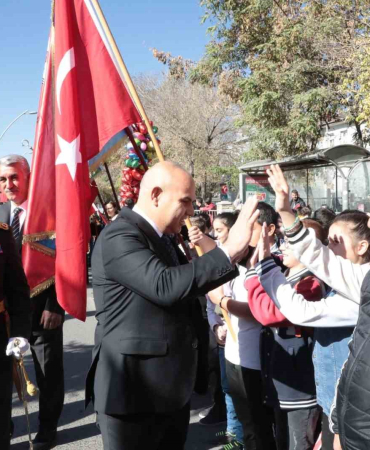 Ağrıda Cumhuri̇yet Bayramı Törenle Kutlandı