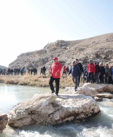 Ağrıda Di̇yadi̇n Kanyonu Yürüyüşü Yapıldı