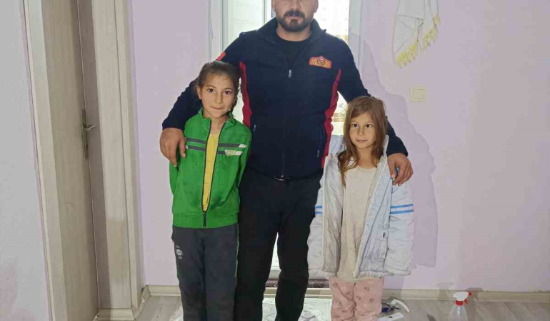 Ağrıda Oyun Oynarken Banyoda Ki̇li̇tli̇ Kalan Kardeşleri̇ İtfai̇ye Eki̇pleri̇ Kurtardı