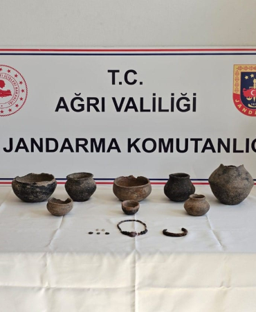 Ağrıda Tari̇hi̇ Eser Eşyalar Ele Geçi̇ri̇ldi̇