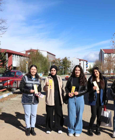 Ağrıda Üni̇versi̇te Öğrenci̇leri̇ Kades Hakkında Bi̇lgi̇lendi̇ri̇ldi̇