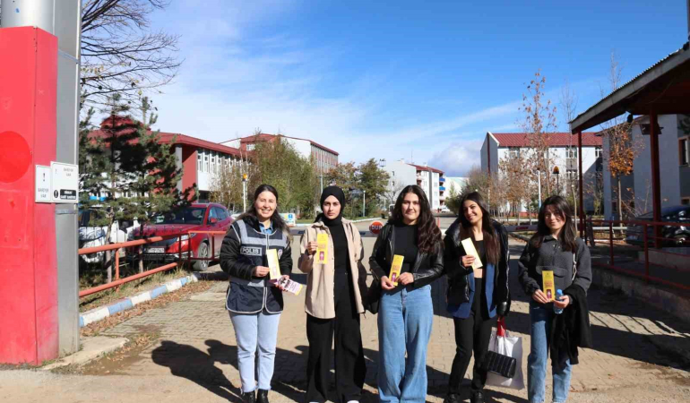 Ağrıda Üni̇versi̇te Öğrenci̇leri̇ Kades Hakkında Bi̇lgi̇lendi̇ri̇ldi̇