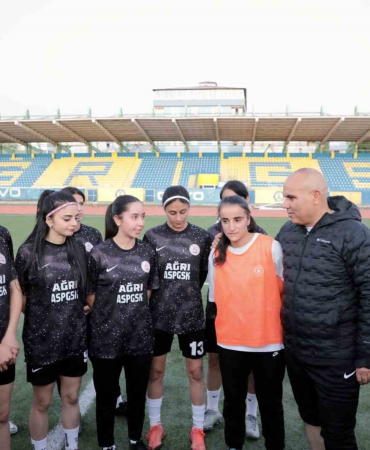 Ağrının Tek Kadın Futbol Takımı, “Kız Çocukları” İçi̇n Yeşi̇l Sahada Ter Döktü