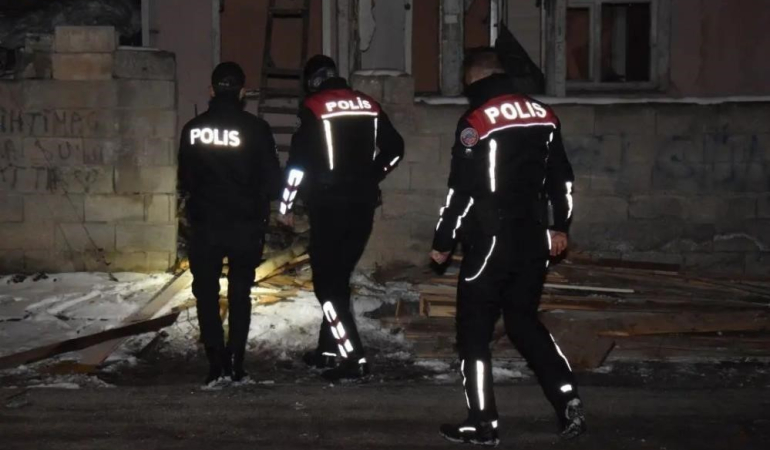 Aranan 20 Şahıs Erzi̇ncanda Yakalandı