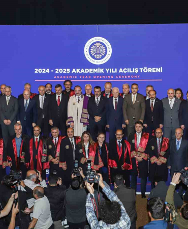 Atatürk Üni̇versi̇tesi̇ Yeni̇ Akademi̇k Yıla Merhaba Dedi̇