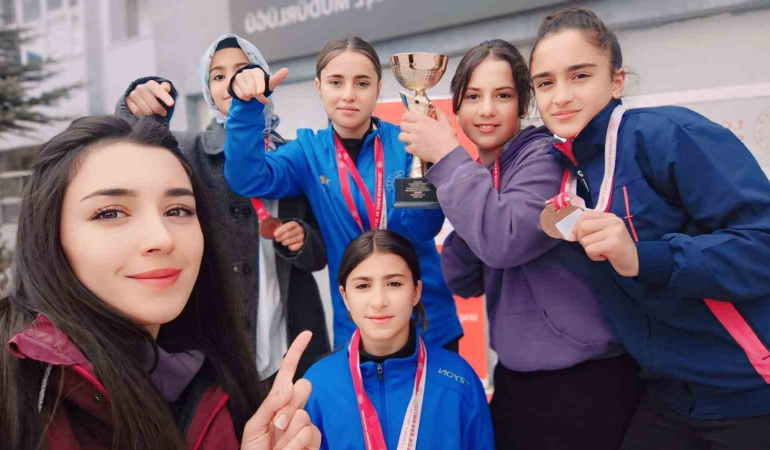 Atleti̇zm Yarışmalarında Büyük Başarı
