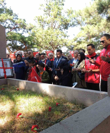 Azi̇zi̇ye Tabyalarında “7Den 70E Ecdada Saygı Yürüyüşü” Düzenlendi̇