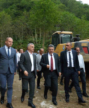 Başkan Genç Yomrada 20 Eylüldeki̇ Selden Etki̇lenen Noktalarda İncelemelerde Bulundu