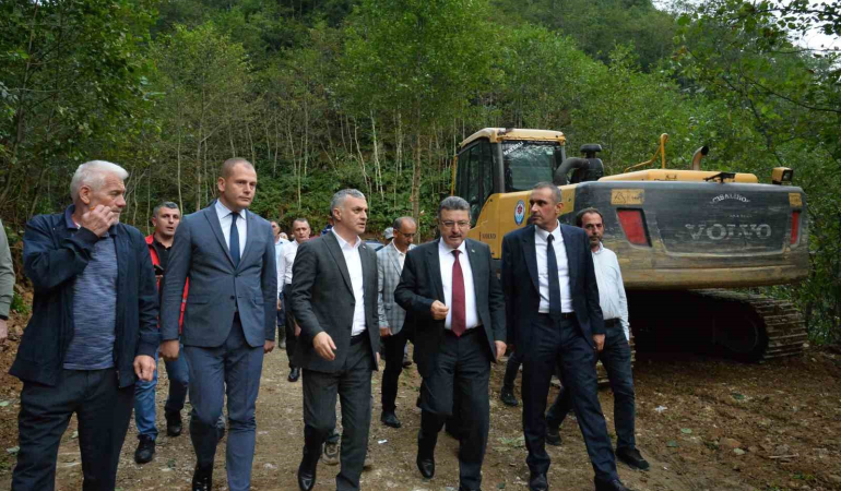 Başkan Genç Yomrada 20 Eylüldeki̇ Selden Etki̇lenen Noktalarda İncelemelerde Bulundu