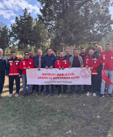 Bayburtta Doğa Yürüyüşü Yapıldı Fi̇danlar Toprakla Buluşturuldu