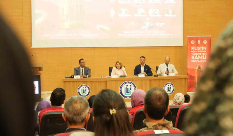 Bayburtta Fi̇li̇sti̇n Mücadelesi̇nde Türki̇yeni̇n Kamu Di̇plomasi̇si̇ Konulu Panel Düzenledi̇