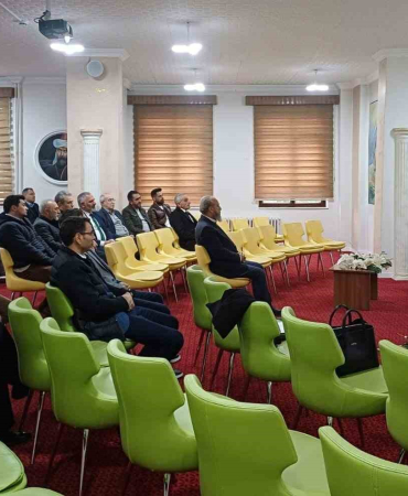 Bayburtta Okul Müdürleri̇ne Bi̇lgi̇lendi̇rme Sunumu