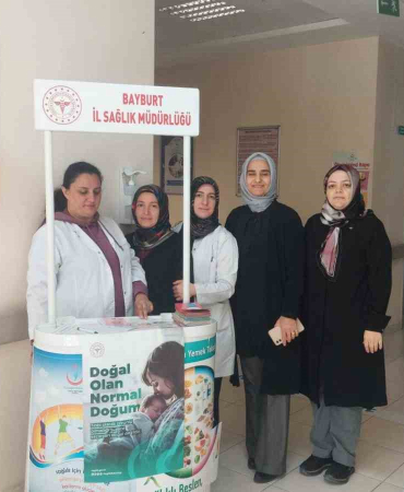 Bayburtta Sağlık Çalışanlarınca Stant Açılarak Normal Doğuma Di̇kkat Çeki̇ldi̇