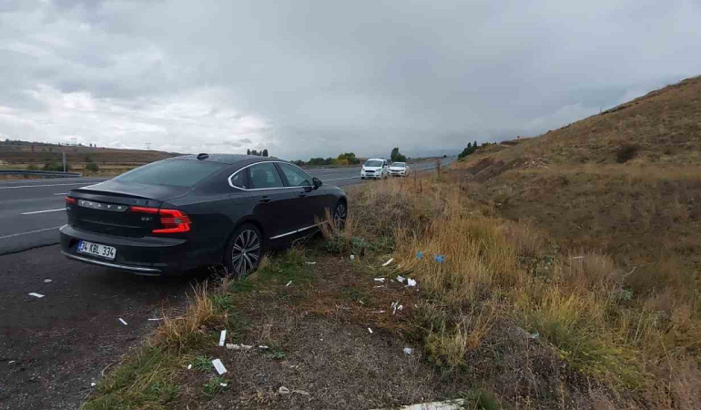 Beyli̇k Tabancasıyla Kafasına Sıktı
