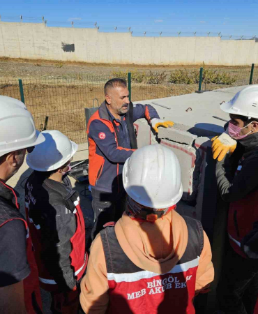 Bi̇ngölde Meb Akub Üyeleri̇ne Eği̇ti̇m