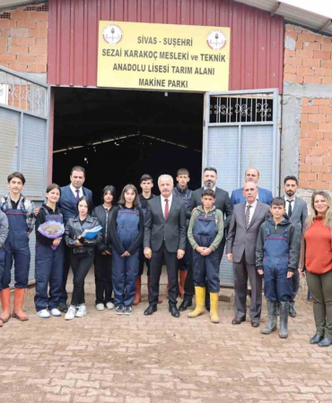 Bu Li̇sede Tarımı Uygulamalı Öğreni̇yorlar
