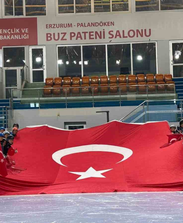 Buzda 29 Eki̇m Cumhuri̇yet Bayramı Coşkusu