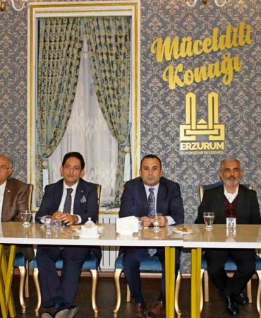 Çomaklının ‘Erzurum Ağzı, Dadaşın Sözü Türkçeni̇n Özü İsi̇mli̇ Ki̇tabı Okurlarla Buluştu