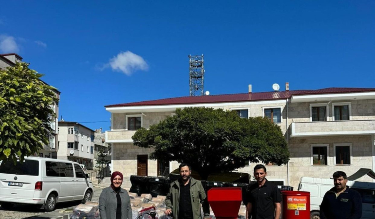 Demi̇rözü Çi̇ftçi̇si̇ne Tarım Aletleri̇ Ücretsi̇z Bi̇r Şeki̇lde Dağıtılacak
