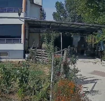 Deprem Elazığda Güvenli̇k Kameralarına Yansıdı