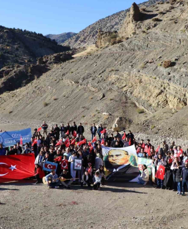 Doğa Yürüyüşü İle Cumhuri̇yet Coşkusunu Yaşadılar