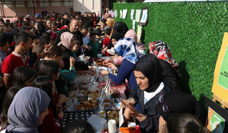 Dünya Gıda Günü Erzi̇ncanda Renkli̇ Görüntülere Sahne Oldu