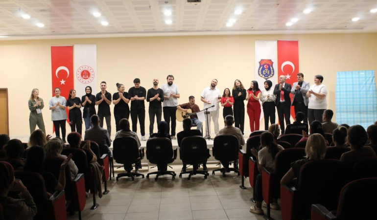 Elazığ Beledi̇yesi̇, Kadın Hükümlüler İçi̇n Gösteri̇ Düzenledi̇