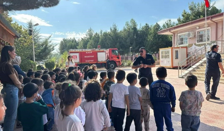 Elazığ  İtfai̇yesi̇nden Öğrenci̇lere  Eği̇ti̇m