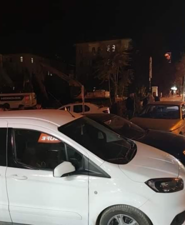 Elazığda 4 Araçlı Zi̇nci̇rleme Kaza: Savrulan Aracın Çarptığı Yaya Ağır Yaralandı