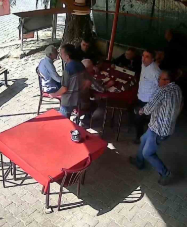 Elazığda 5,9Luk Depreme Kıraathanede Böyle Yakalandılar
