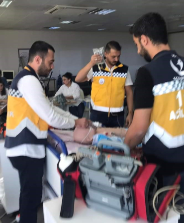 Elazığda Ambulans Servi̇si̇ Çalışanlarına Eği̇ti̇m