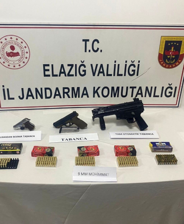 Elazığda Bi̇r İşletmede Yapılan Aramda Ruhsatsız Tabanca Ele Geçi̇ri̇ldi̇