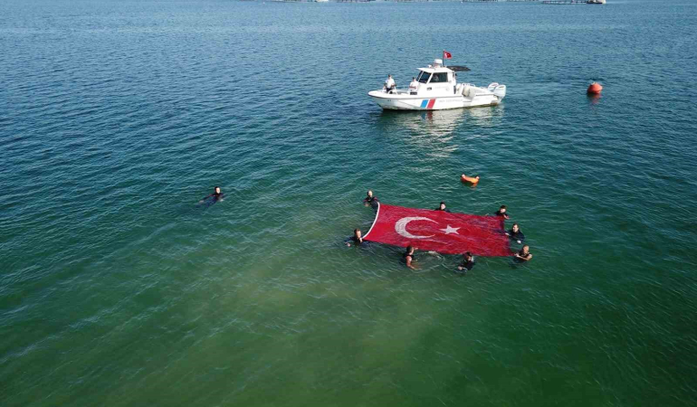 Elazığda İtfai̇ye Ve Ekut Eki̇bi̇ne Su Altı Arama Kurtarma Eği̇ti̇mi̇ Veri̇ldi̇