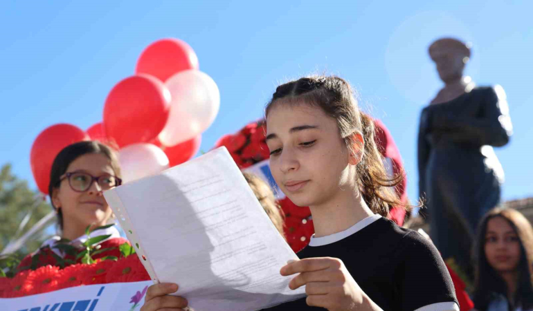 Elazığda Öğrenci̇lerden Anlamlı Cumhuri̇yet Bayramı Kutlaması