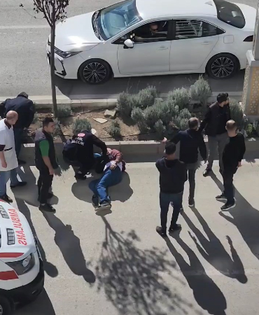 Elazığda Otomobi̇li̇n Çarptığı Yaya Yaralandı