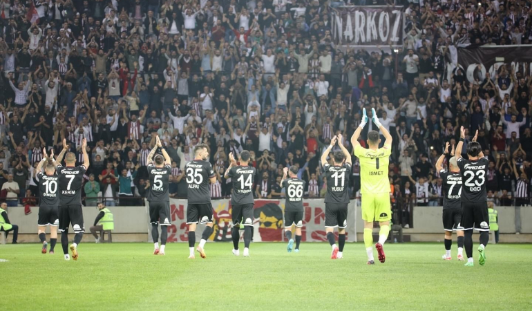 Elazığsporlu Taraftarlardan Hakem Tepki̇si̇