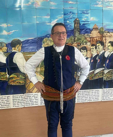 Elmalıdan Jest Üstüne Jest