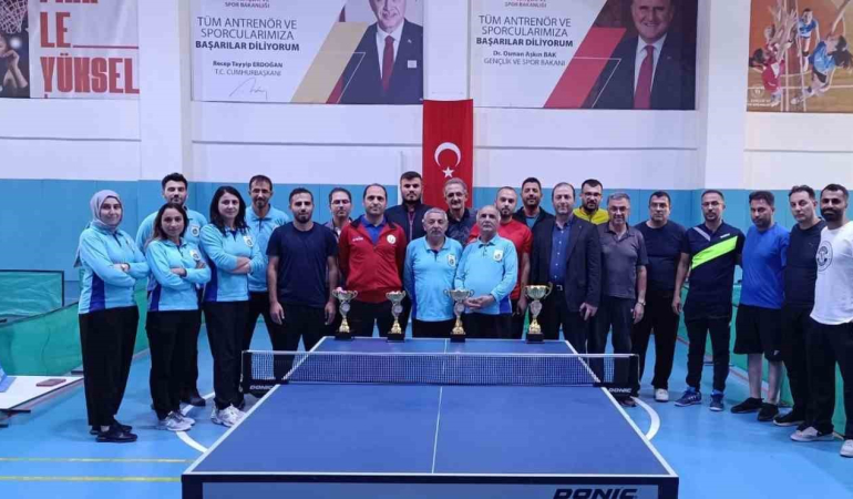 Erzi̇ncanda 2. Kamu Spor Oyunları Masa Teni̇si̇ Turnuvası Tamamlandı