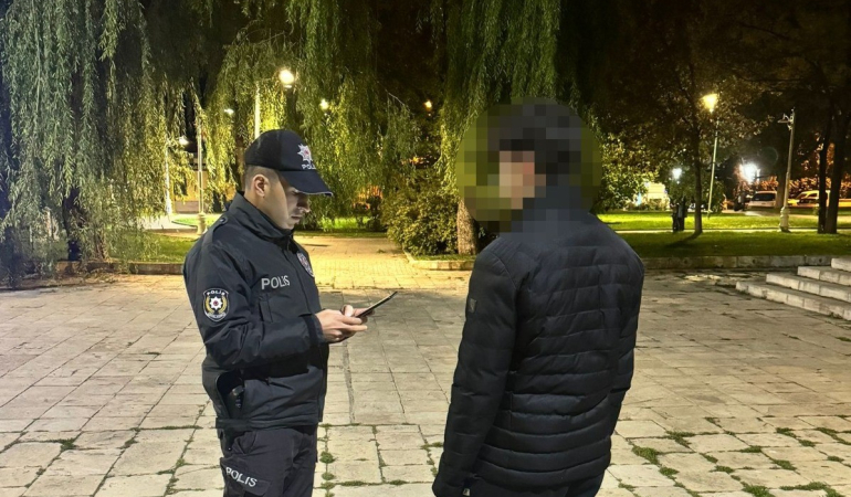 Erzi̇ncanda Parklarda Poli̇s Uygulaması