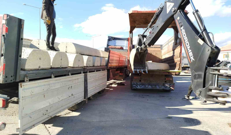 Erzi̇ncanda Son 4 Yılda 104 Köyde 520 Sıvat Dağıtımı Gerçekleşti̇ri̇ldi̇